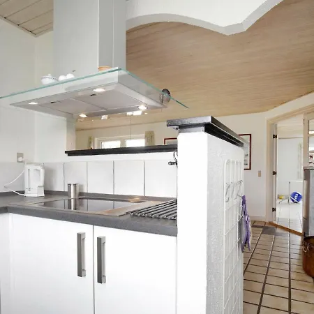 Dom wakacyjny Five-bedroom Holiday In Blavand 29 Ho
