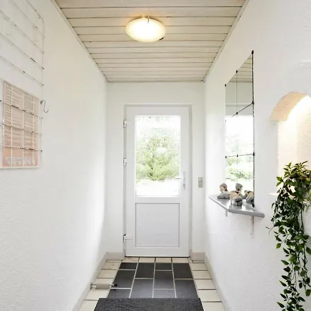 Dom wakacyjny Five-bedroom Holiday In Blavand 29 *