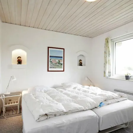 Dom wakacyjny Five-bedroom Holiday In Blavand 29